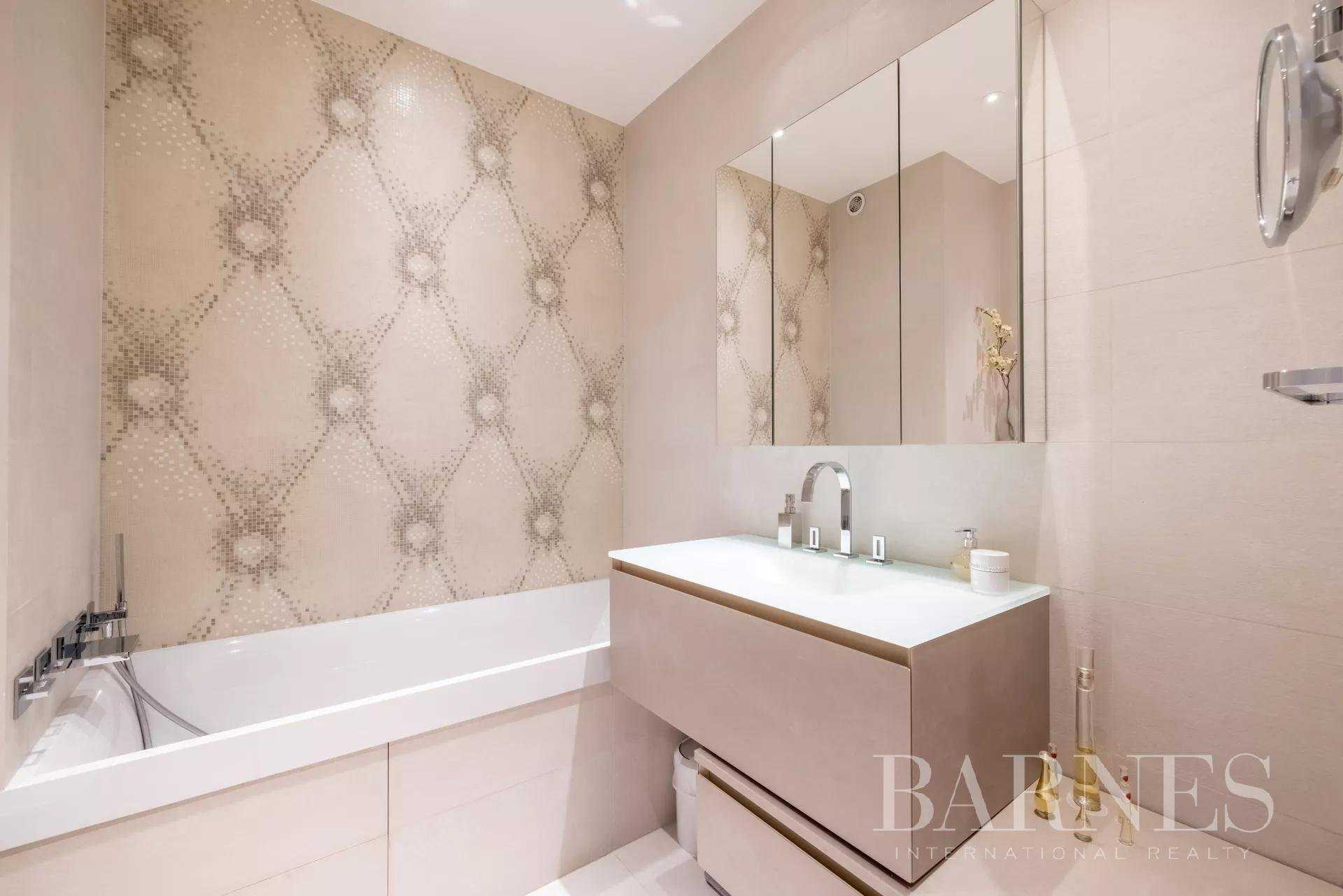 Apartment Neuilly-sur-Seine  -  ref 5059653 (picture 3)
